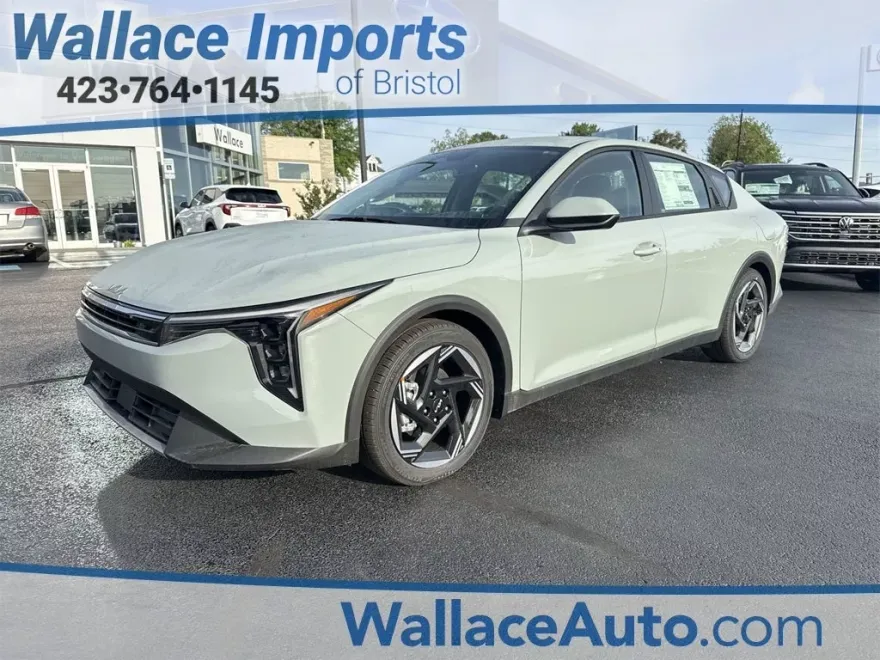 2025 Kia K4 EX photo 1