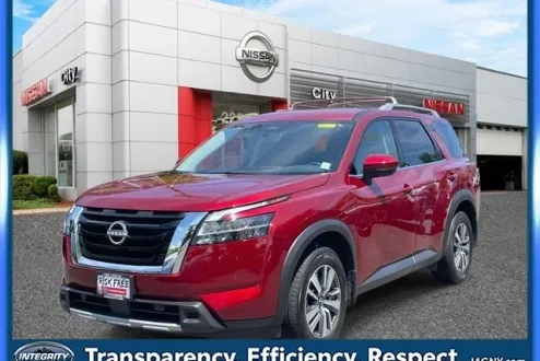 2024 Nissan Pathfinder SL photo 3