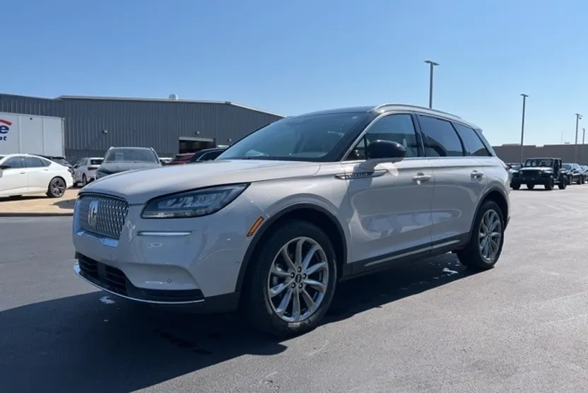 2020 Lincoln Corsair Standard photo 1