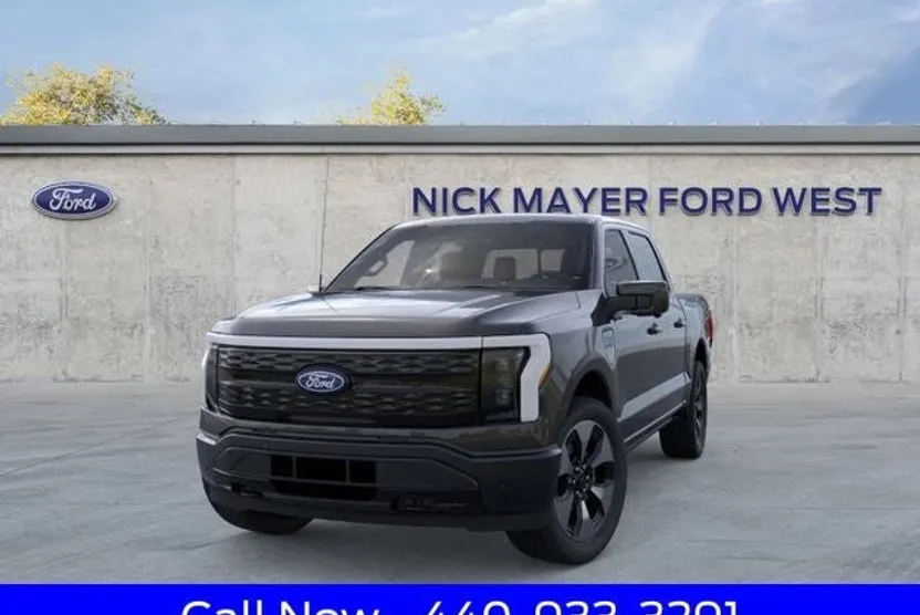 2025 Ford F-150 Lightning Platinum photo 1