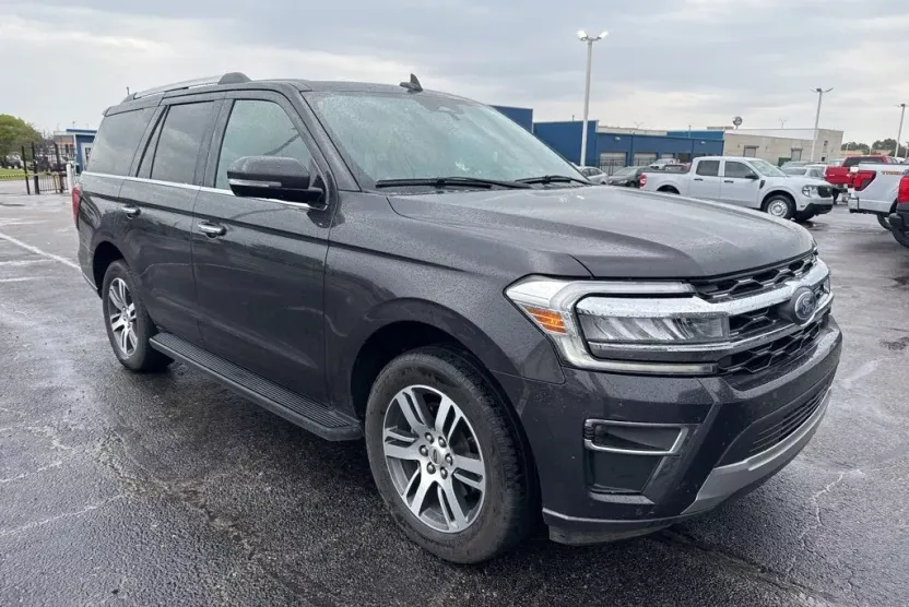 2024 Ford Expedition Limited photo 1