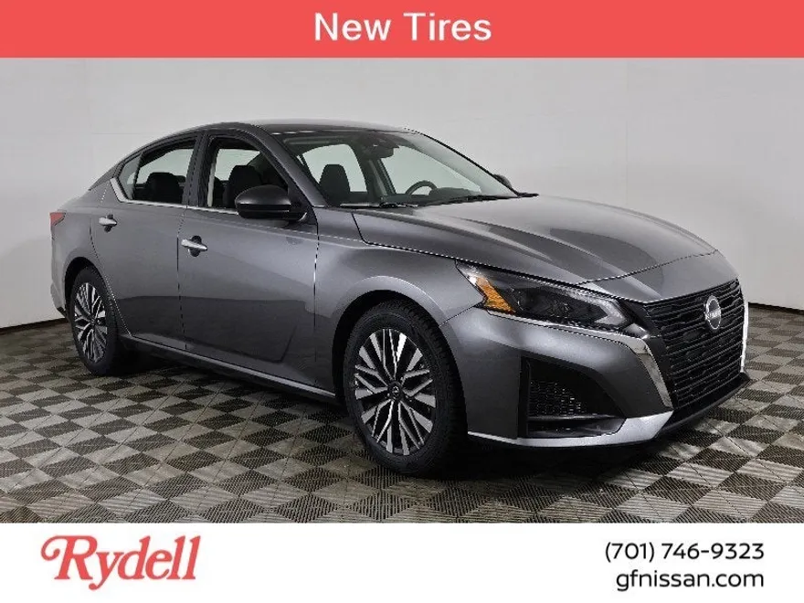 2024 Nissan Altima 2.5 SV photo 1