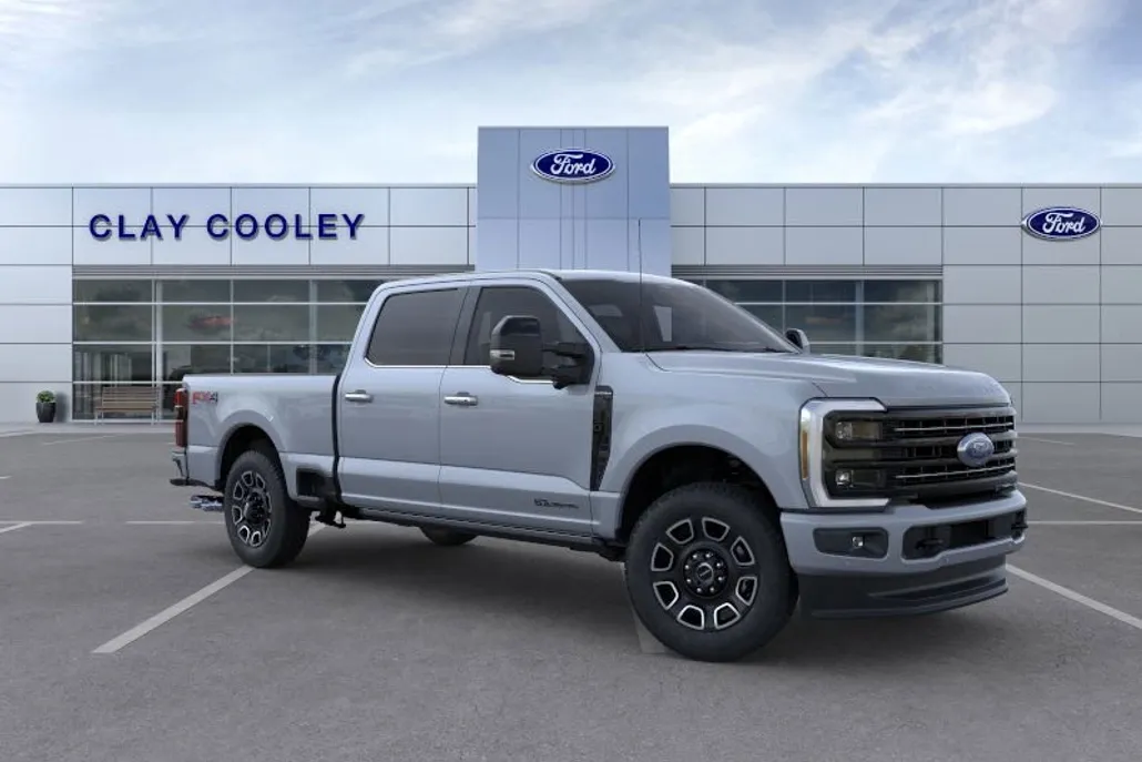 2025 Ford F-250 Platinum photo 1