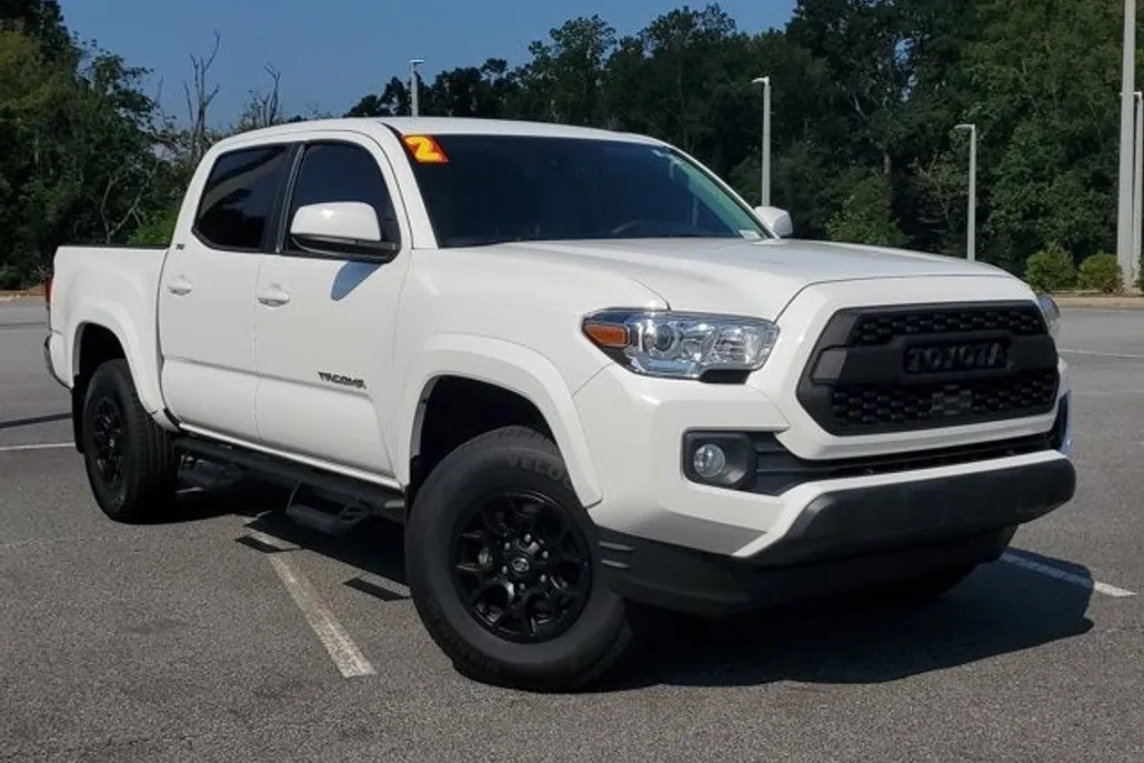 2022 Toyota Tacoma SR5 V6 photo 1