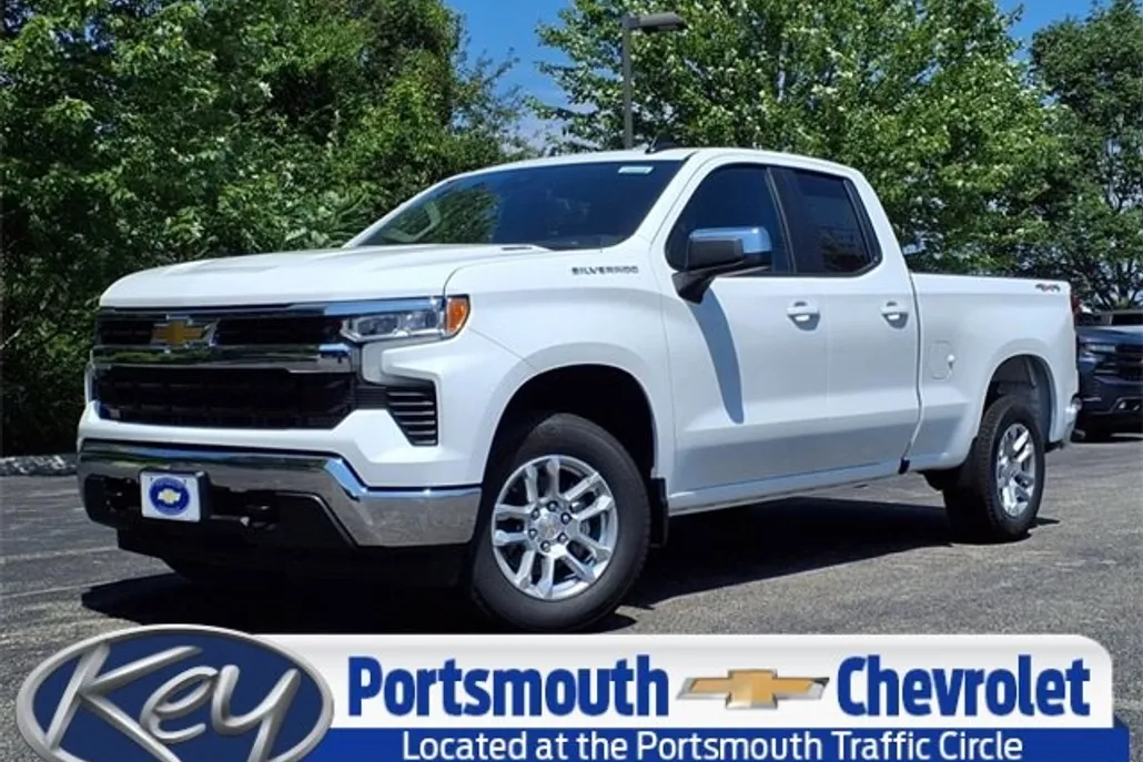 2026 Chevrolet Silverado 1500 LT photo 1