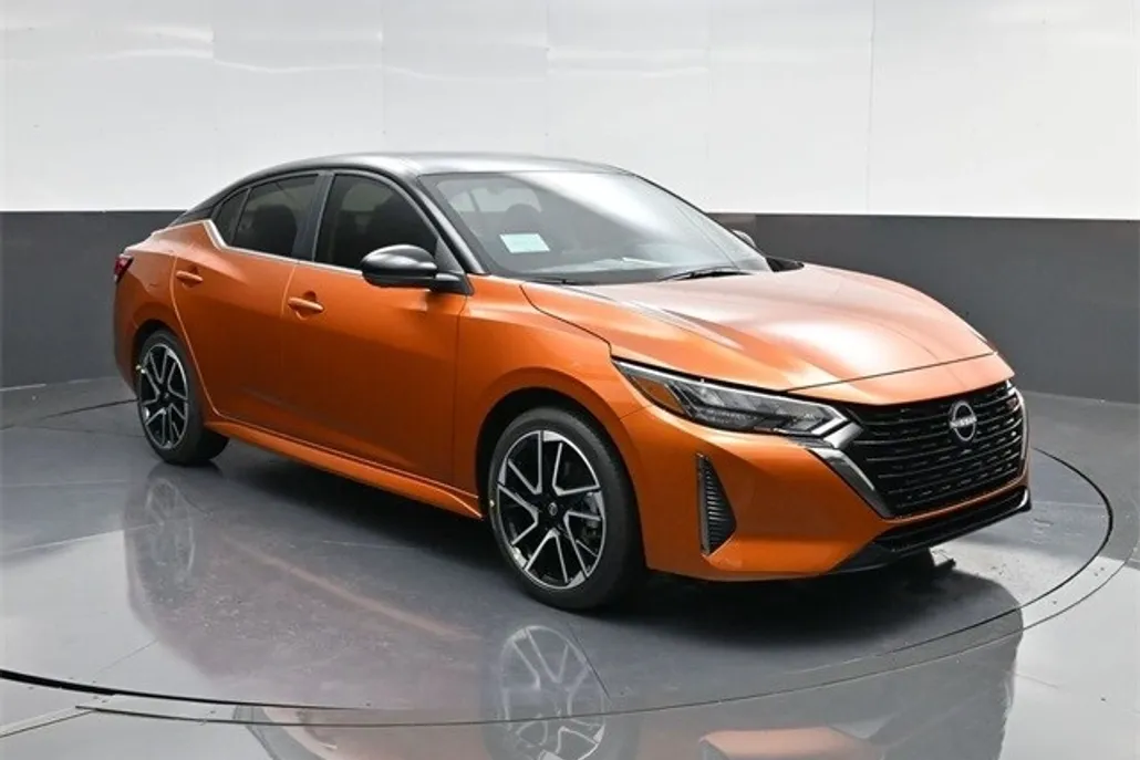 2025 Nissan Sentra SR photo 1