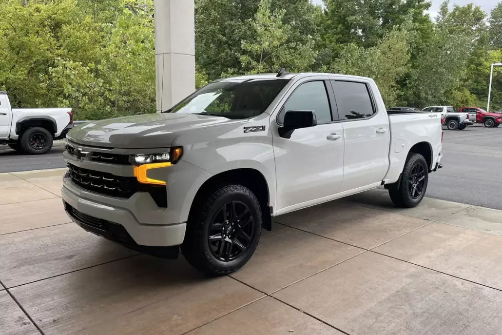 2025 Chevrolet Silverado 1500 RST photo 1