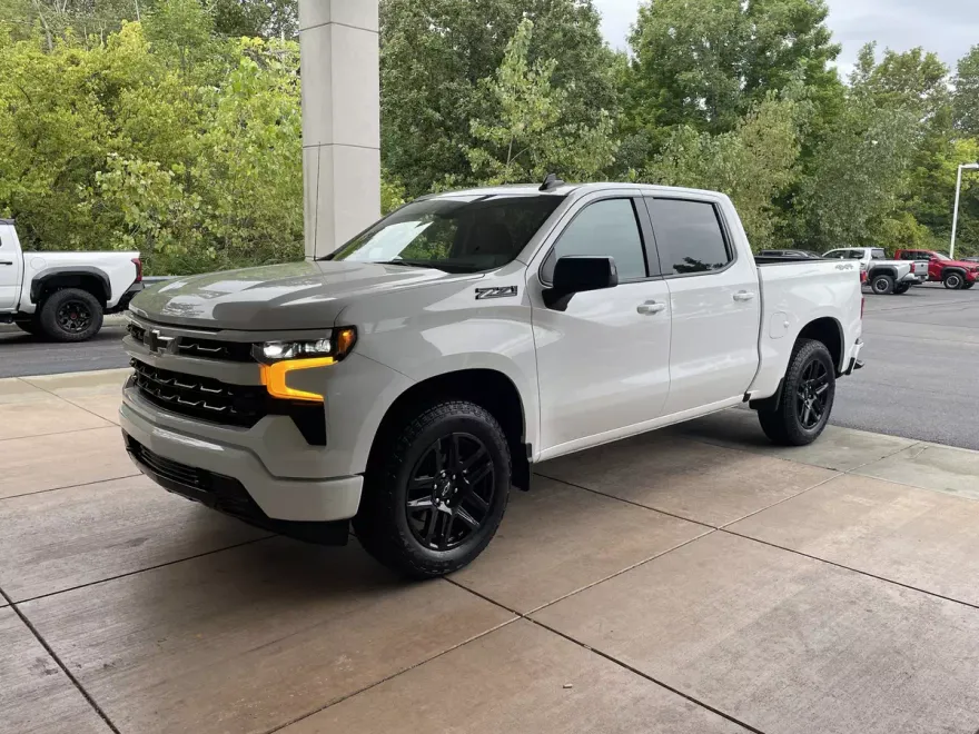 2025 Chevrolet Silverado 1500 RST photo 1