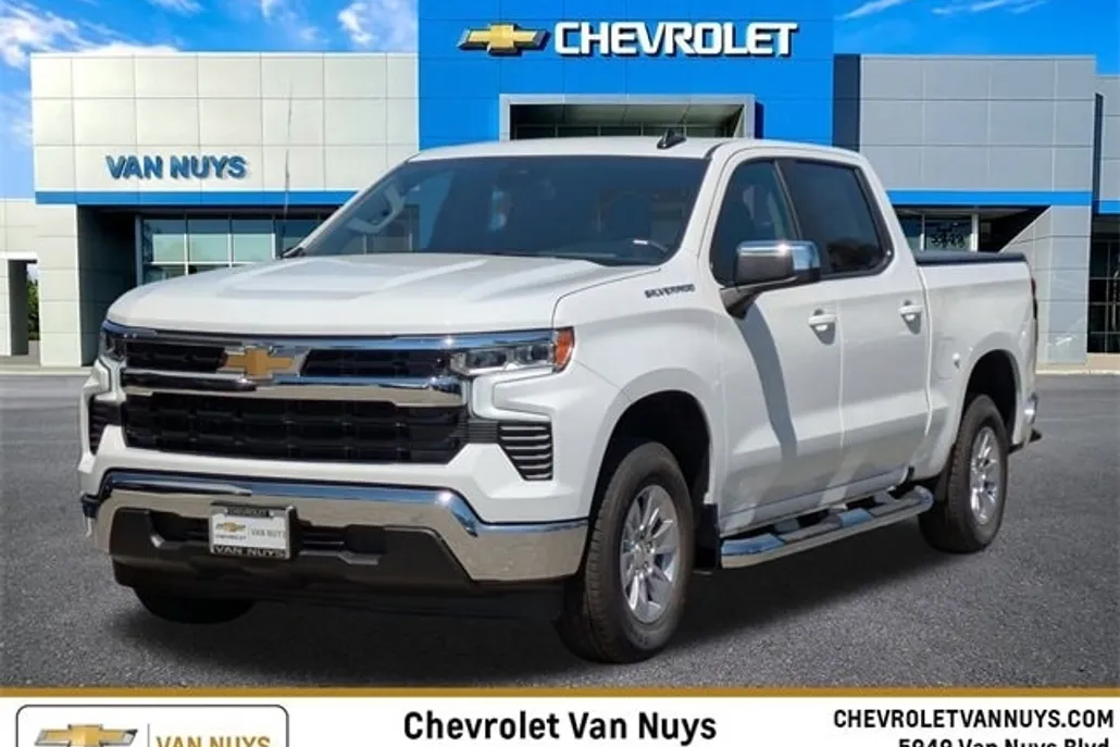 2026 Chevrolet Silverado 1500 LT photo 1