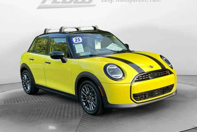 2025 Mini Cooper Hardtop S photo 1