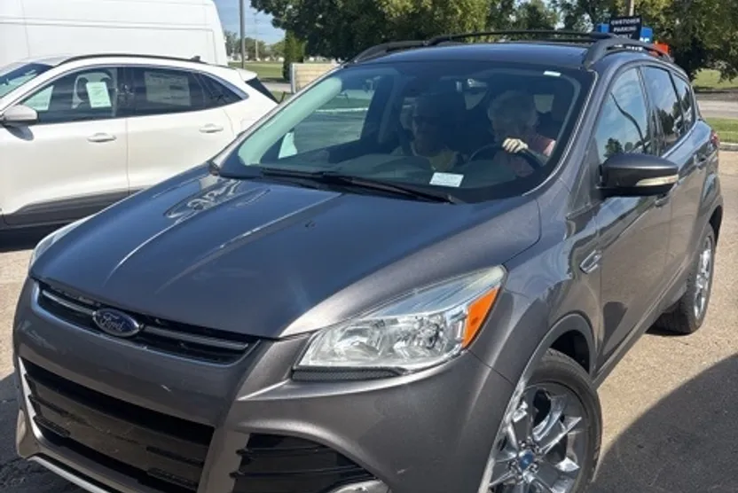 2013 Ford Escape SEL photo 1