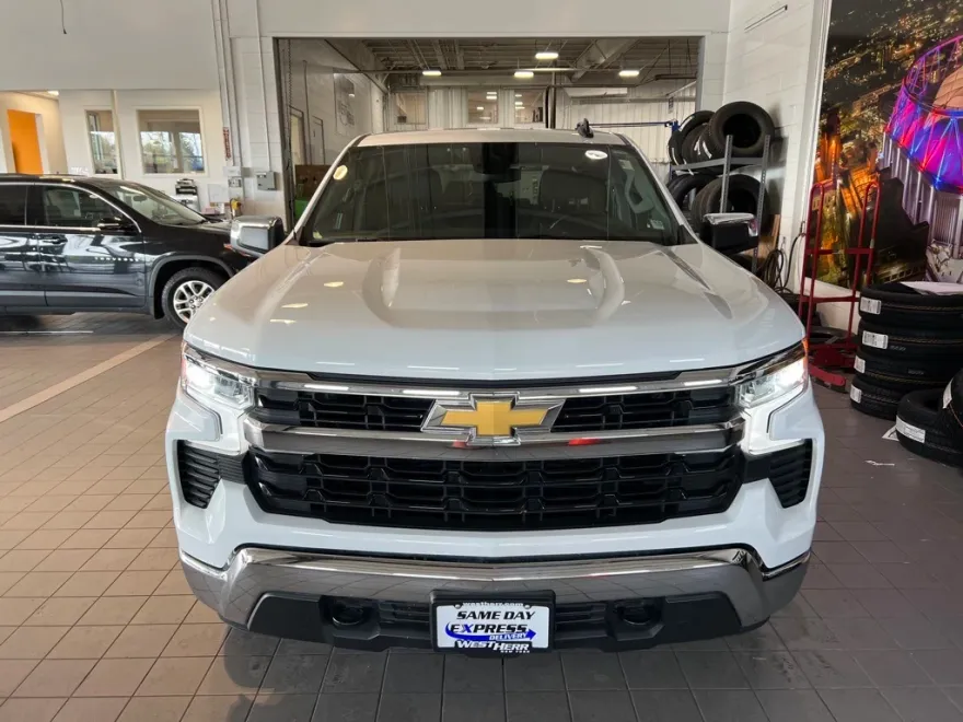 2024 Chevrolet Silverado 1500 LT photo 1
