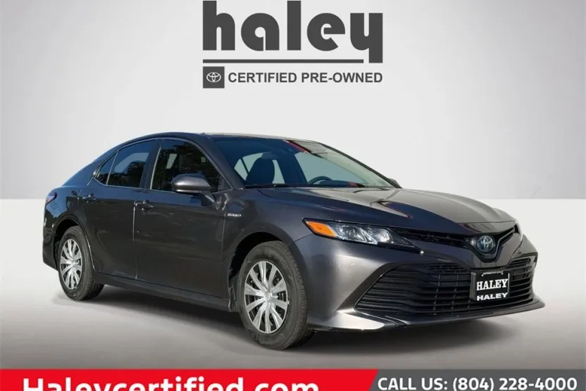 2020 Toyota Camry Hybrid LE photo 1
