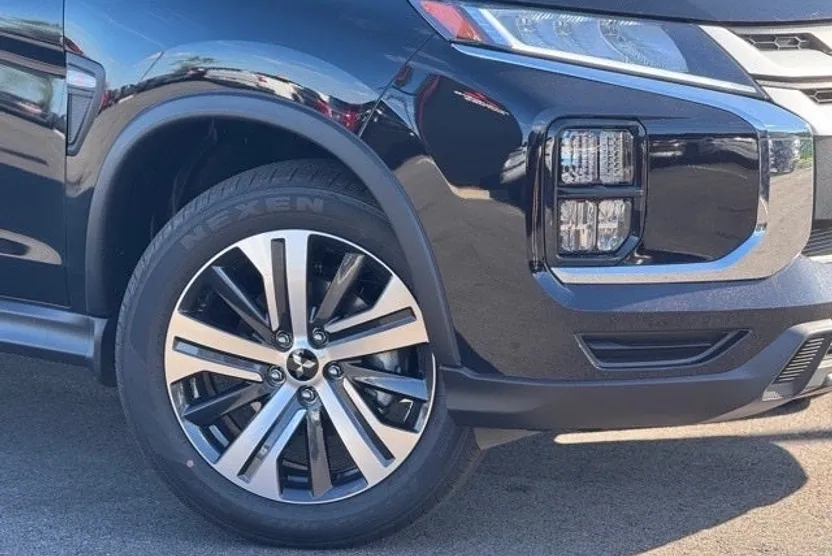 2025 Mitsubishi Outlander Sport ES SE LE photo 1
