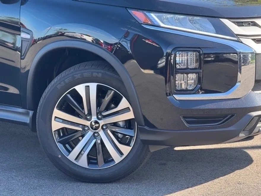 2025 Mitsubishi Outlander Sport ES SE LE photo 1