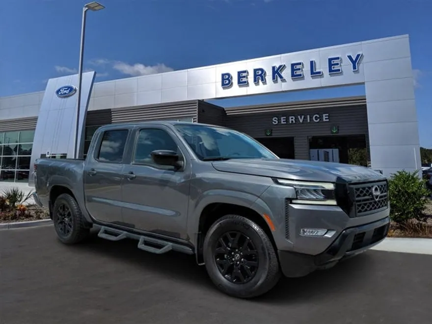 2023 Nissan Frontier SV photo 1