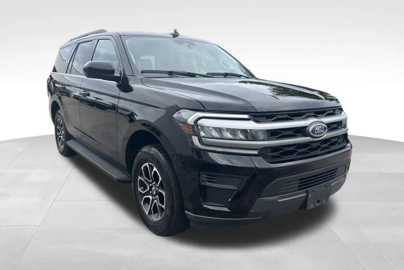 2024 Ford Expedition XLT photo 1