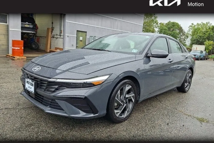 2024 Hyundai Elantra SEL Convenience photo 1