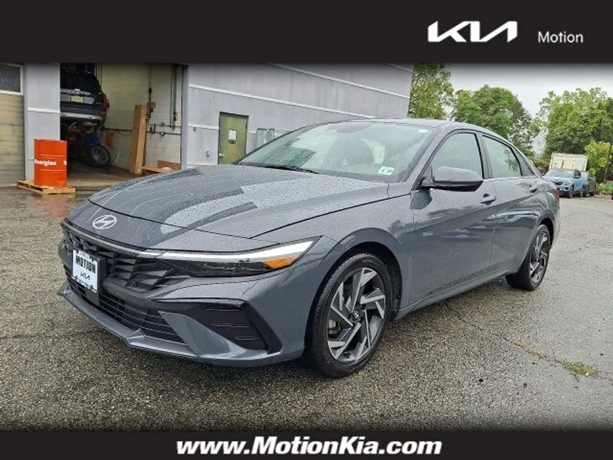 2024 Hyundai Elantra SEL Convenience photo 1