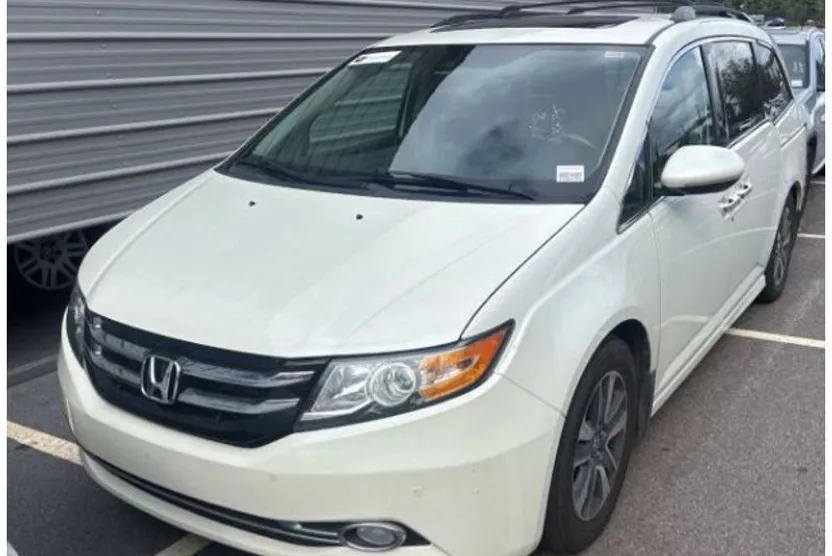 2017 Honda Odyssey Touring Elite photo 1