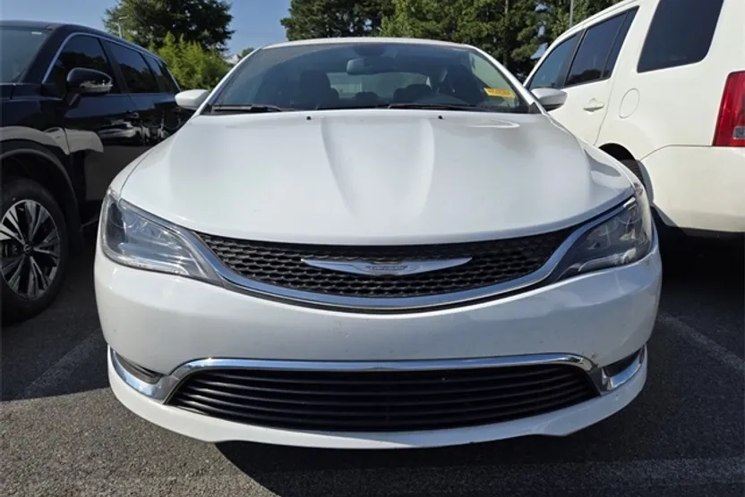 2015 Chrysler 200 Limited photo 1