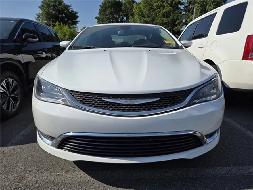 2015 Chrysler 200 Limited photo 1