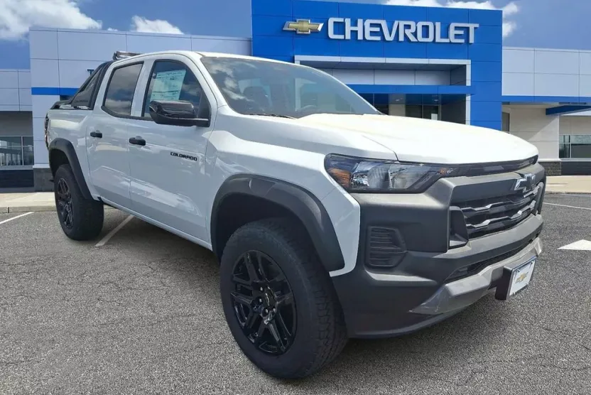 2025 Chevrolet Colorado Trail Boss photo 1