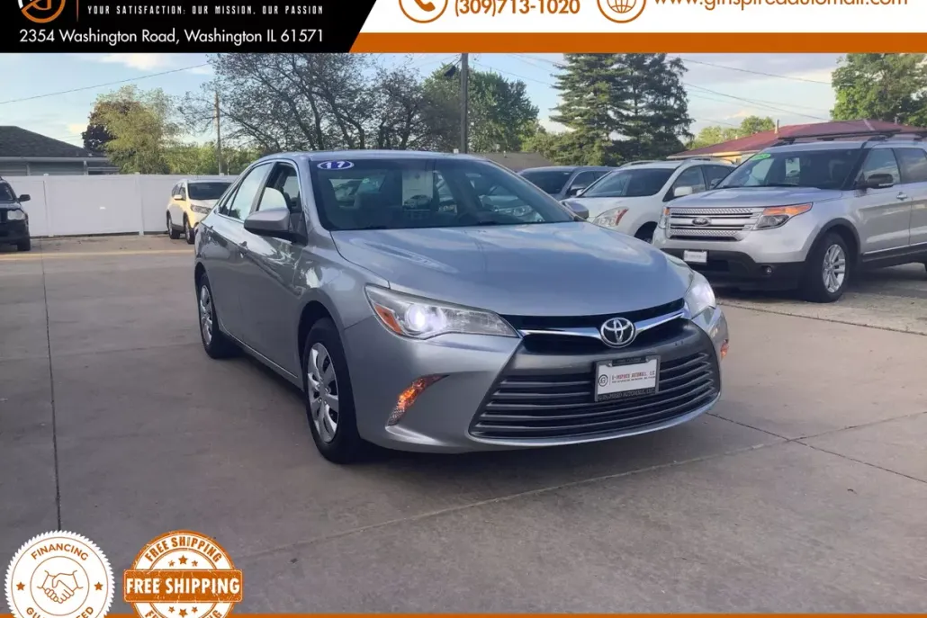 2017 Toyota Camry LE photo 1
