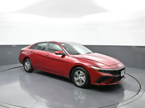 2025 Hyundai Elantra SE photo 4