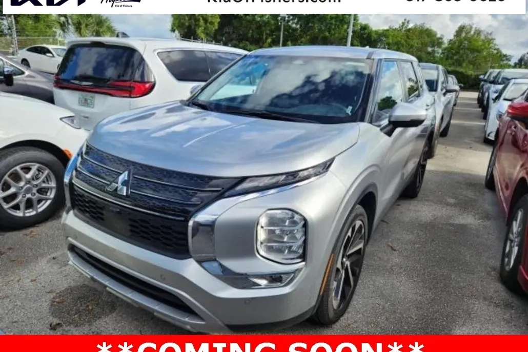 2024 Mitsubishi Outlander SE photo 1