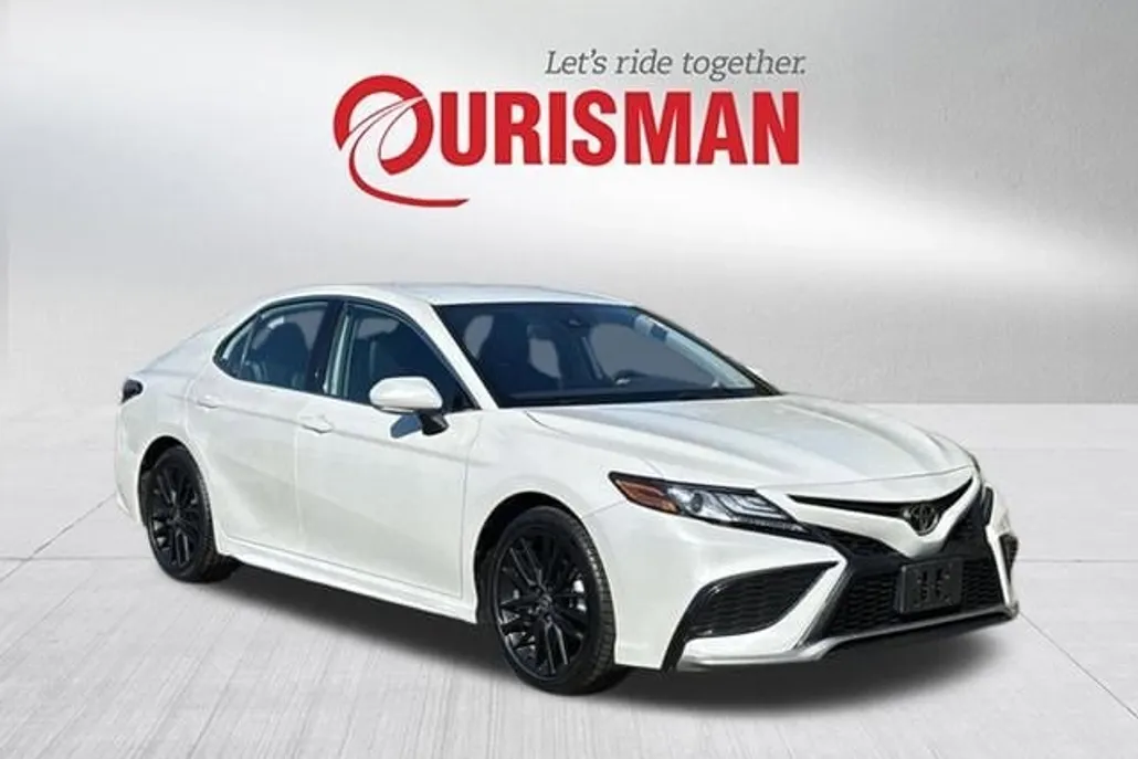 2023 Toyota Camry XSE photo 1