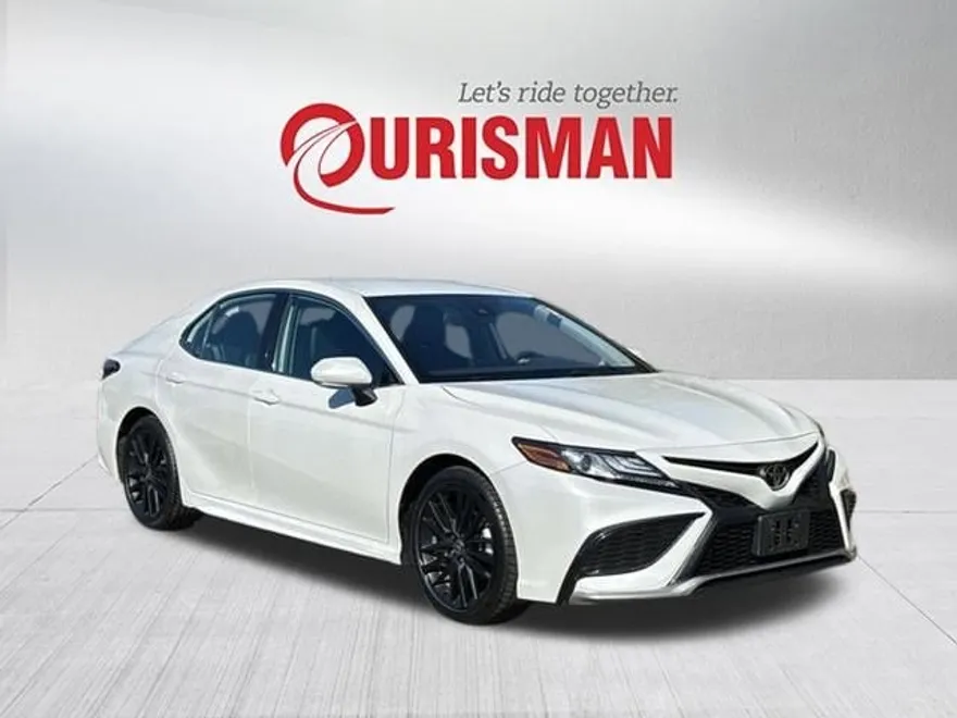 2023 Toyota Camry XSE photo 1