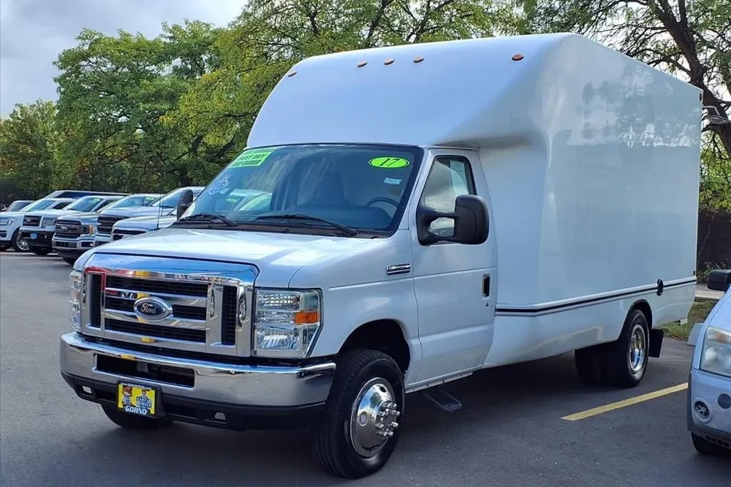 2017 Ford E-350 photo 1