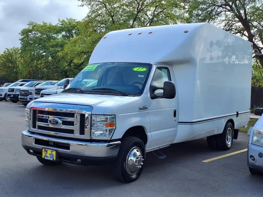 2017 Ford E-350 photo 1