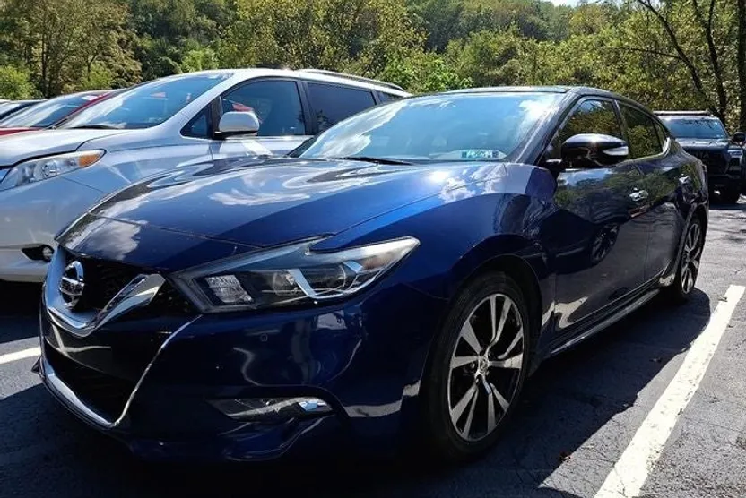 2017 Nissan Maxima SL photo 1