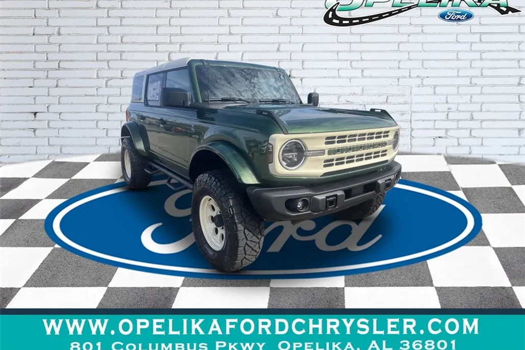 2024 Ford Bronco Black Diamond photo 1