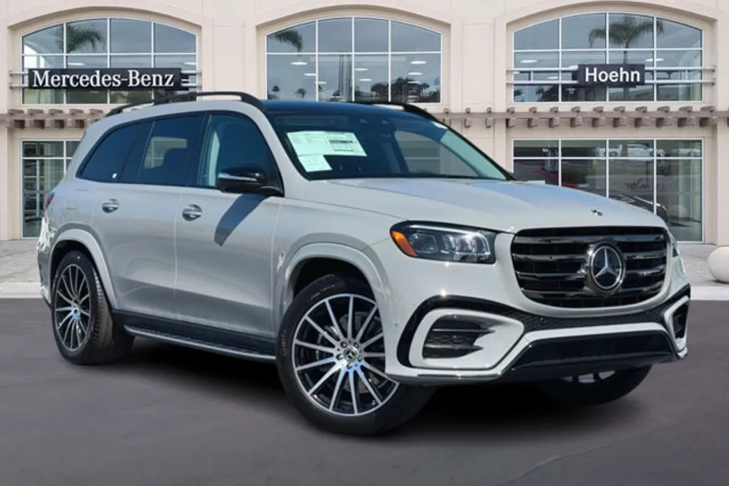 2026 Mercedes Benz GLS 450 4MATIC photo 1