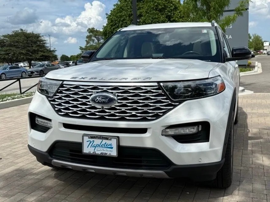 2020 Ford Explorer Platinum photo 1