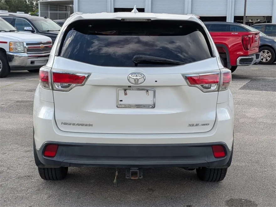 2016 Toyota Highlander Base Hybrid photo 1