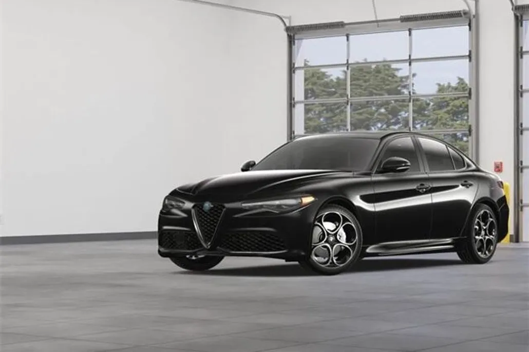 2025 Alfa Romeo Giulia SPRINT photo 1