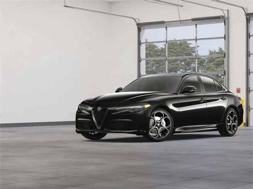 2025 Alfa Romeo Giulia SPRINT photo 1