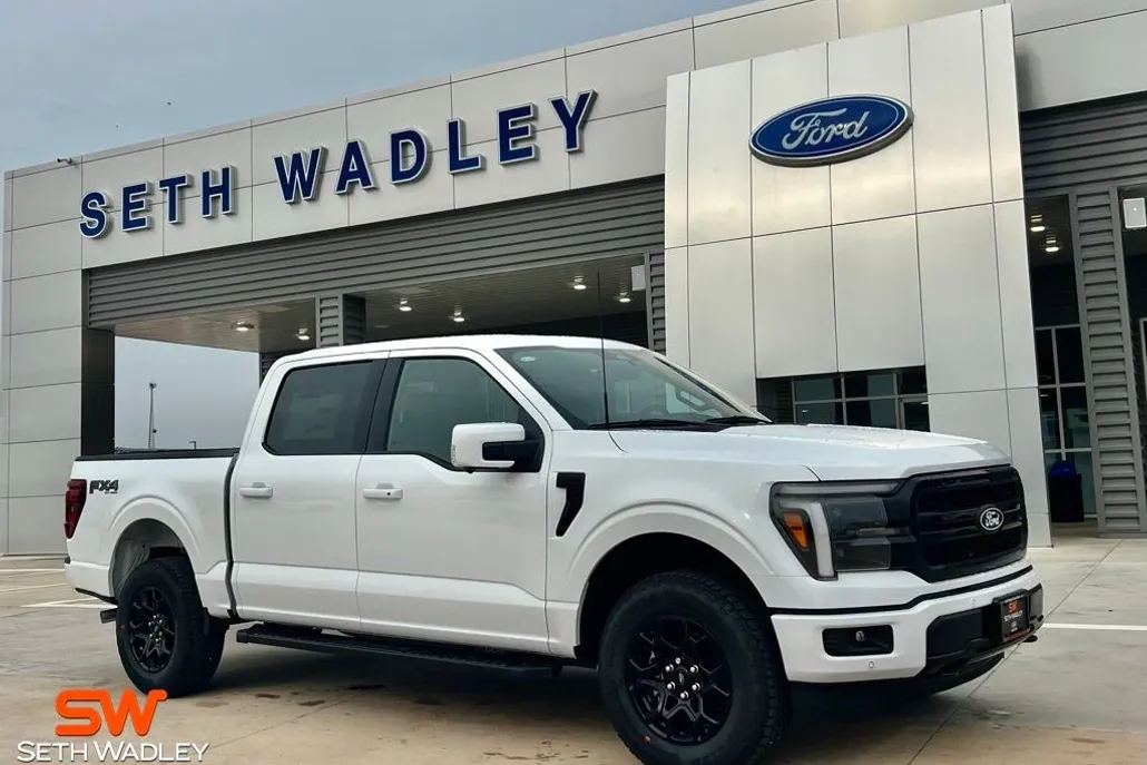 2025 Ford F-150 Lariat photo 1