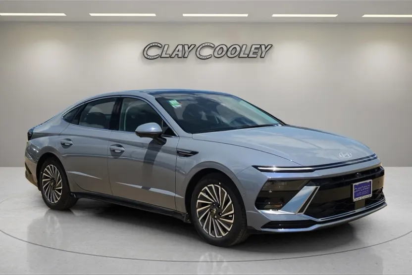 2025 Hyundai Sonata Hybrid Limited photo 1