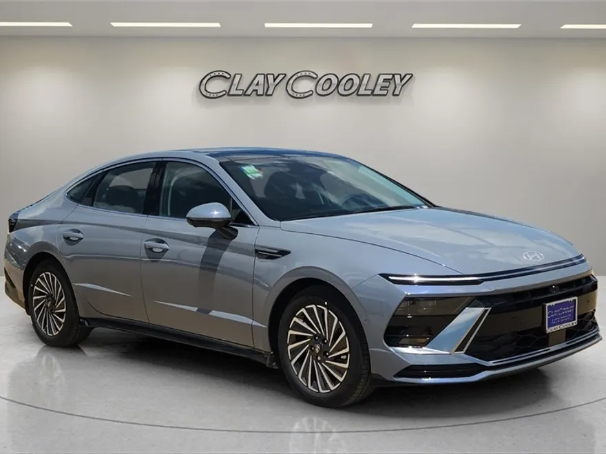 2025 Hyundai Sonata Hybrid Limited photo 1