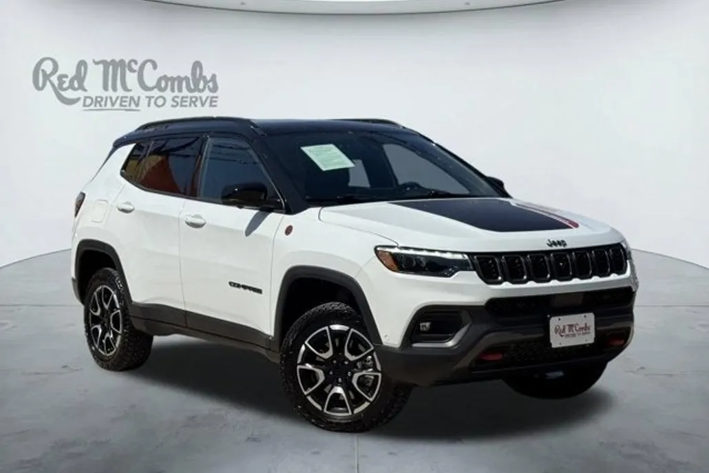 2024 Jeep Compass Trailhawk photo 1