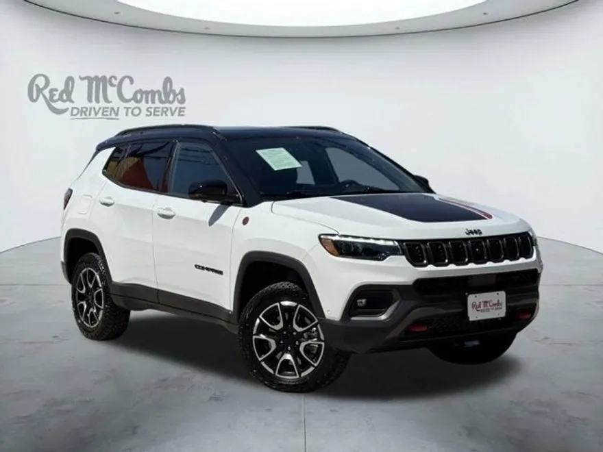 2024 Jeep Compass Trailhawk photo 1