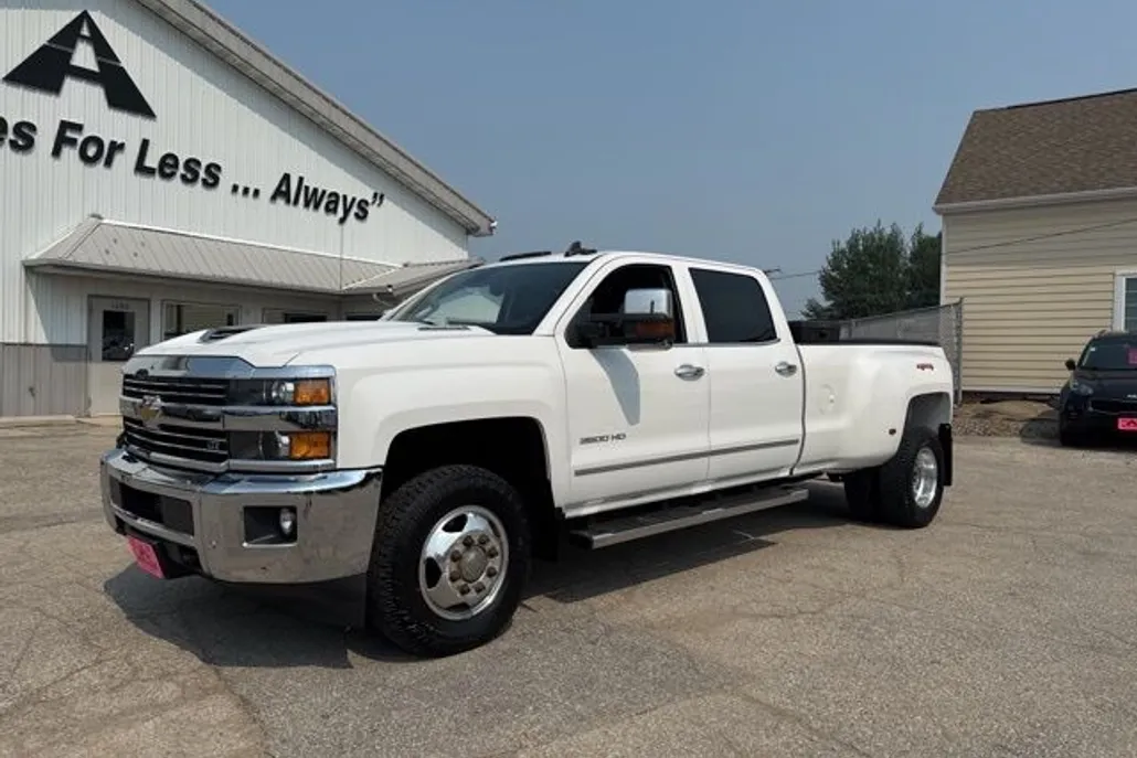 2018 Chevrolet Silverado 3500HD LTZ photo 1