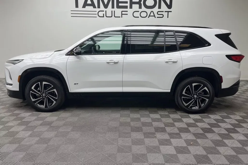 2025 Buick Enclave Sport Touring photo 1