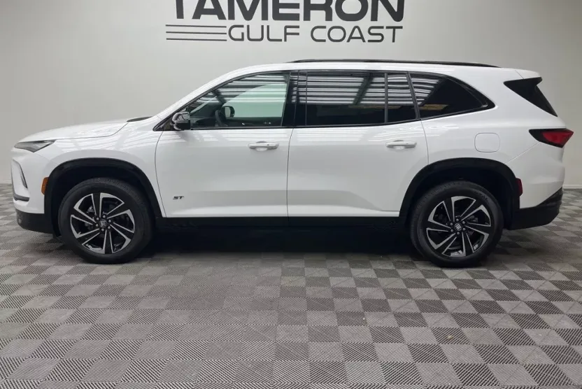 2025 Buick Enclave Sport Touring photo 1