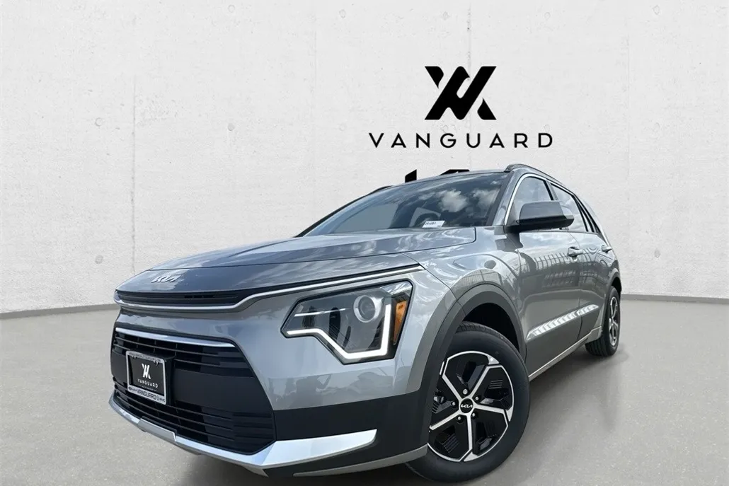 2025 Kia Niro LX photo 1